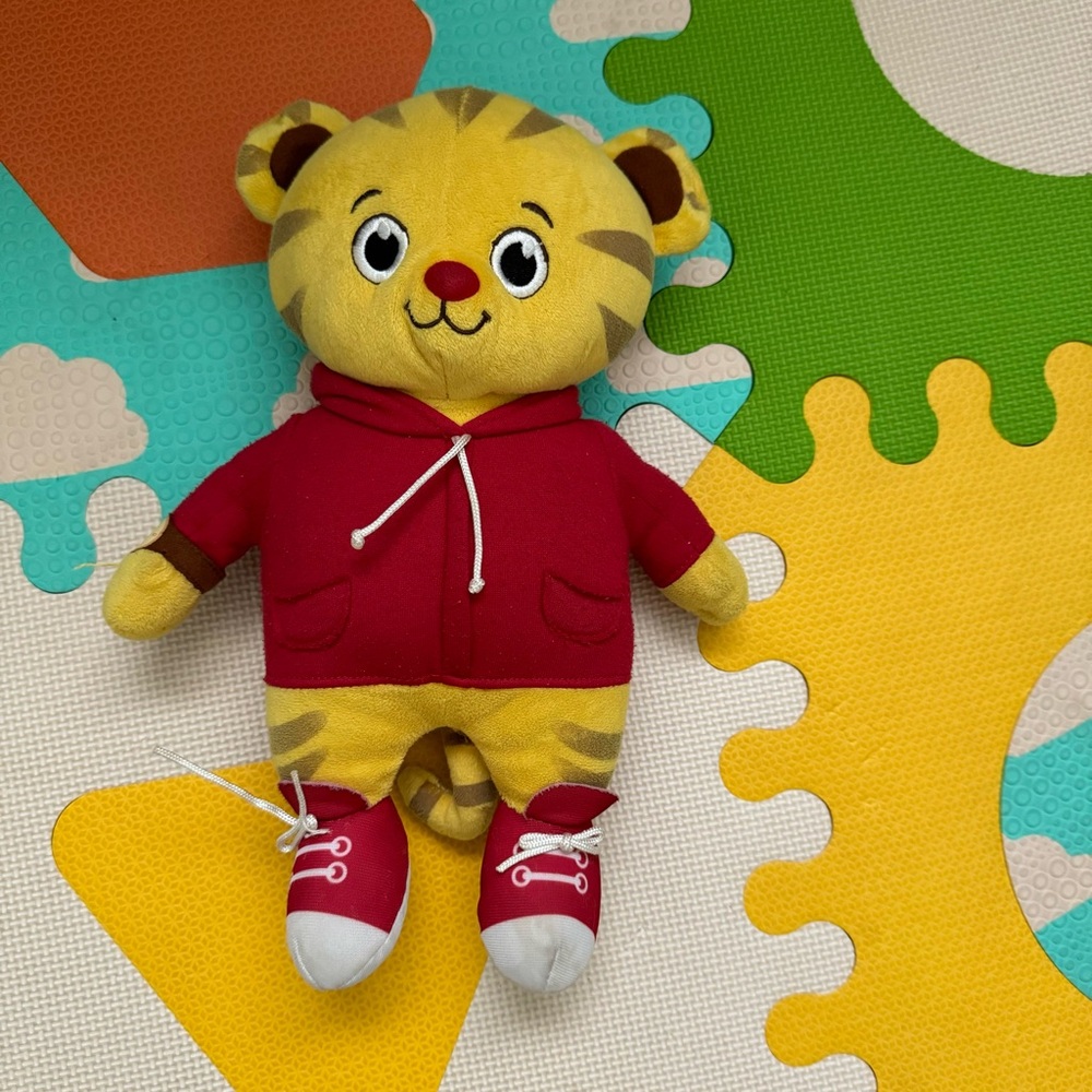 DANIEL TIGER Talking Plush Toy
